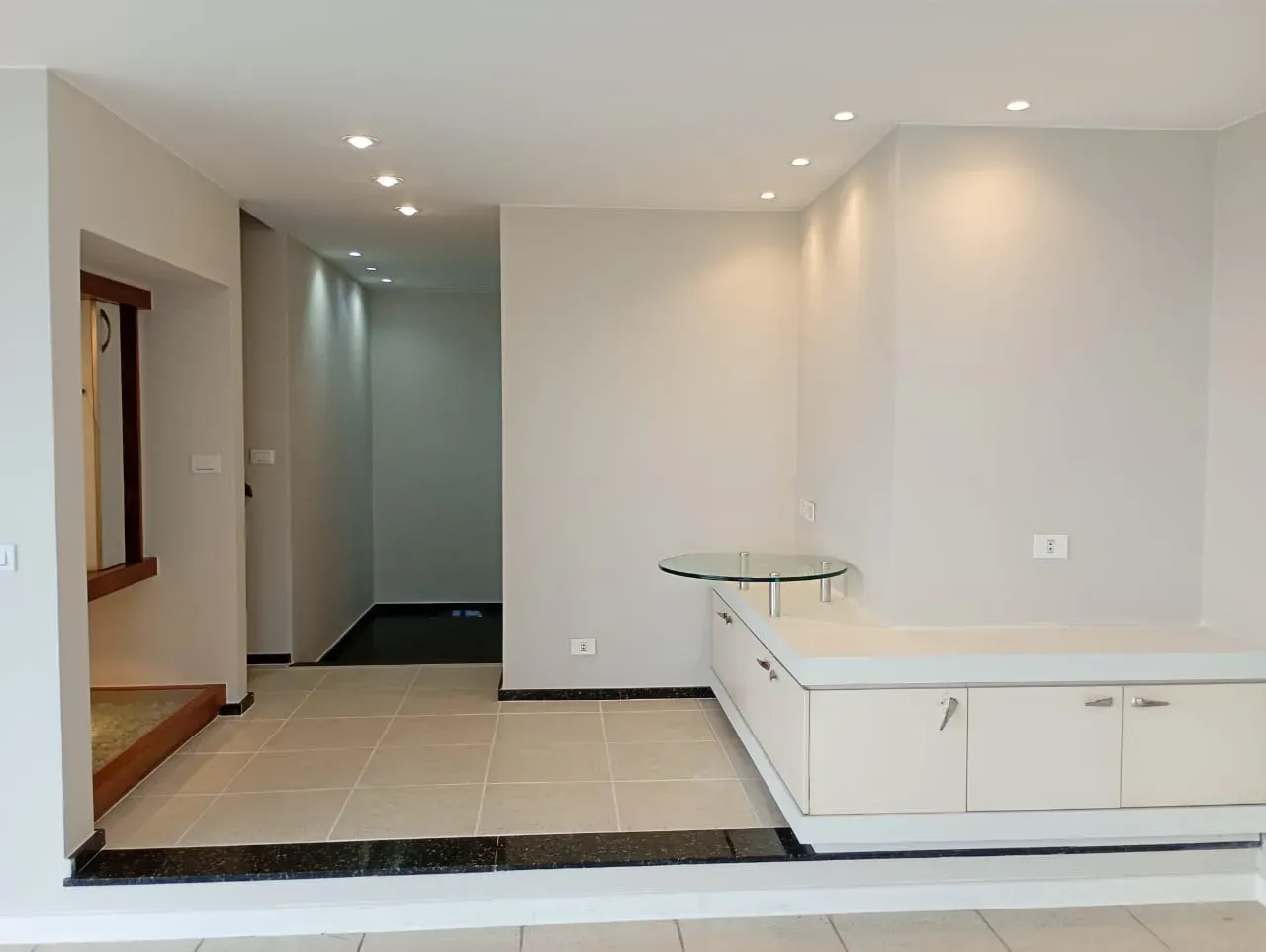 3-bedroom apartment with floor-to-ceiling windows — photo 24