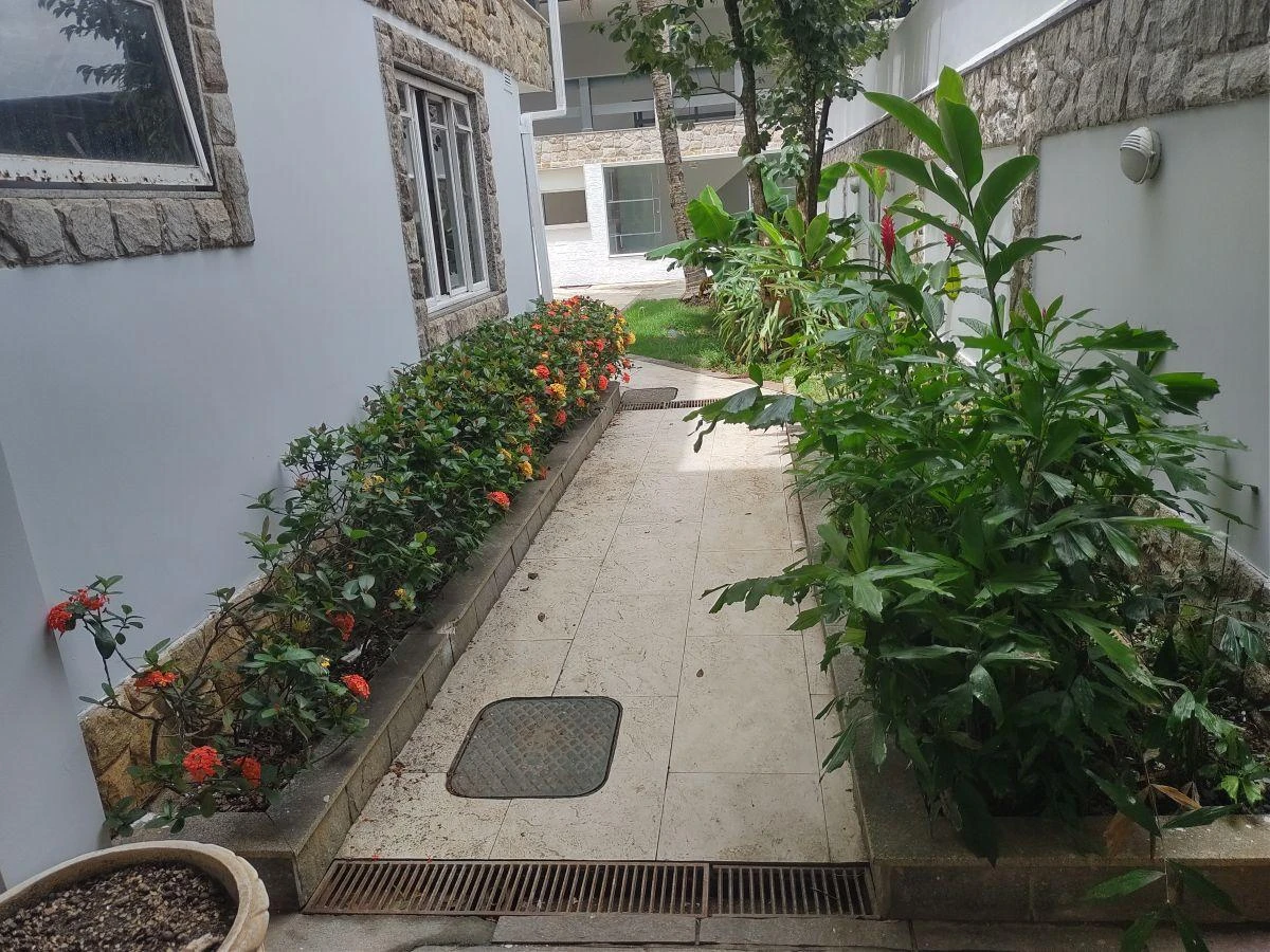 Casa de 650 m² con 6 suites y 5 plazas — photo 10