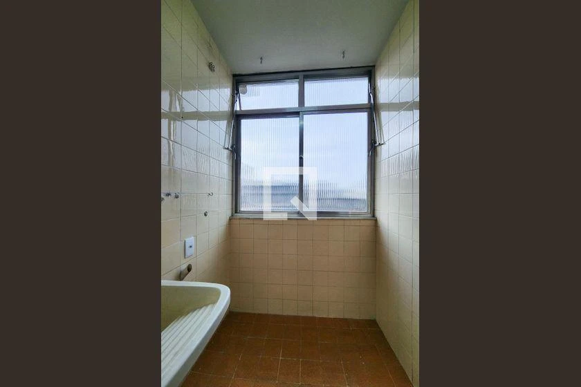 2-bedroom apartment in a building with a pool — photo 10