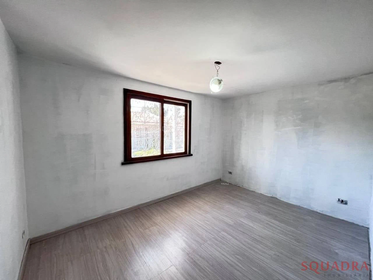 3-bedroom house with a bathtub in Curitiba — photo 17