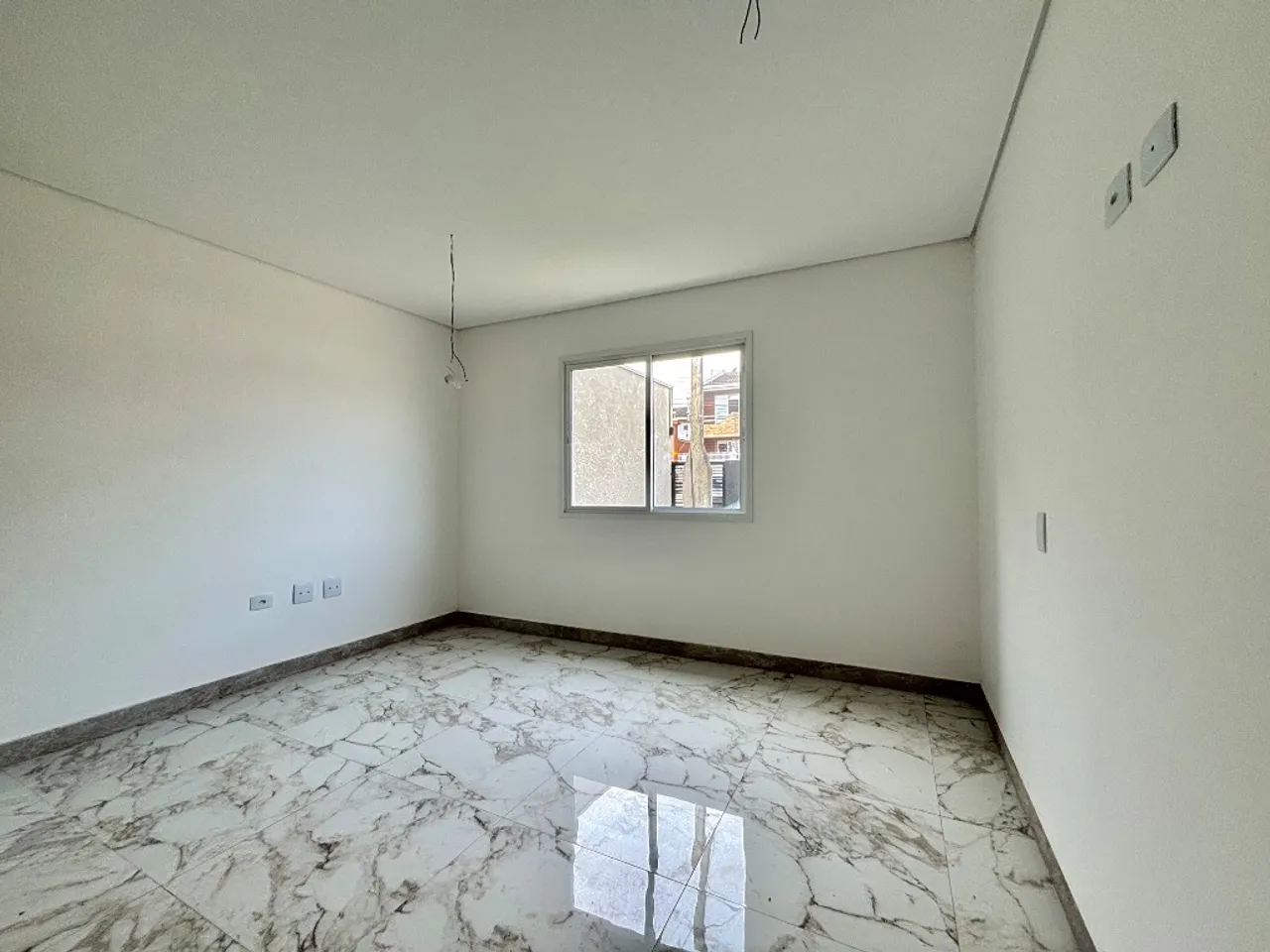 Unfurnished house with 3 bedrooms and a separate kitchen — photo 3