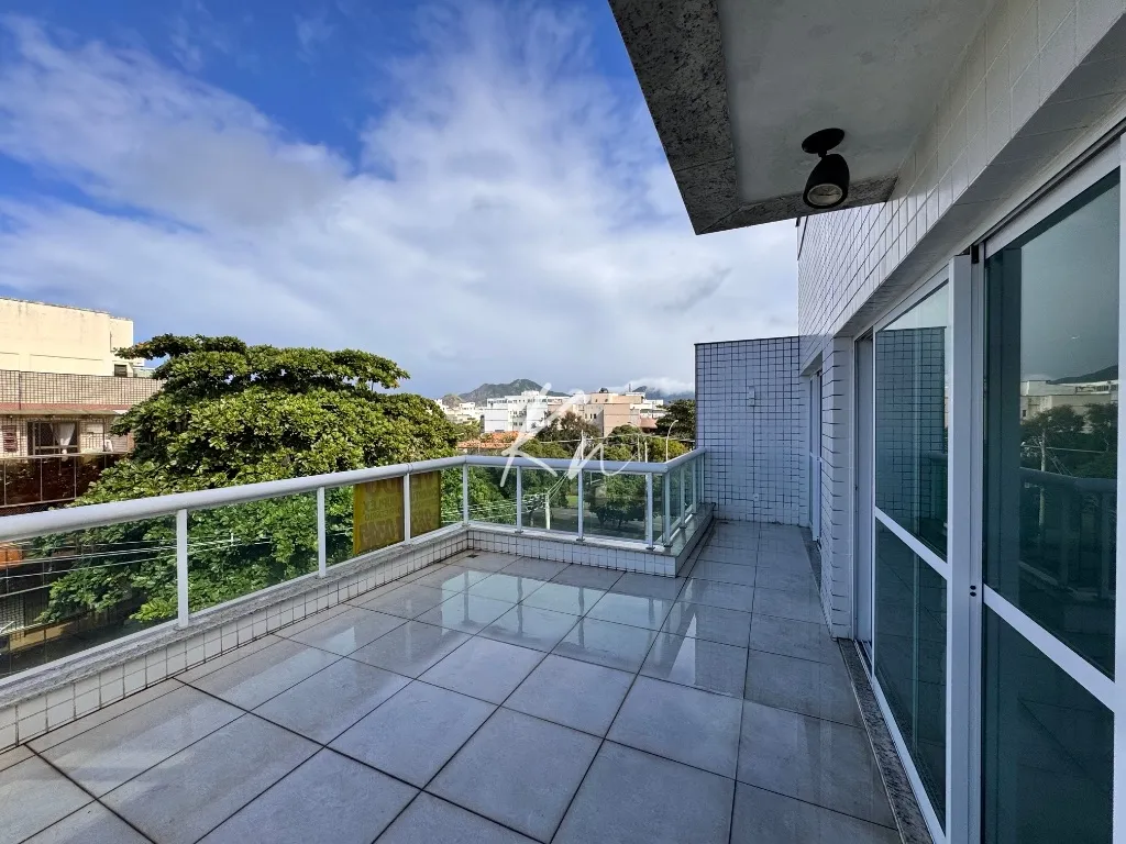 210 m² unfurnished apartment with 3 bedrooms and 5 baths — photo 12