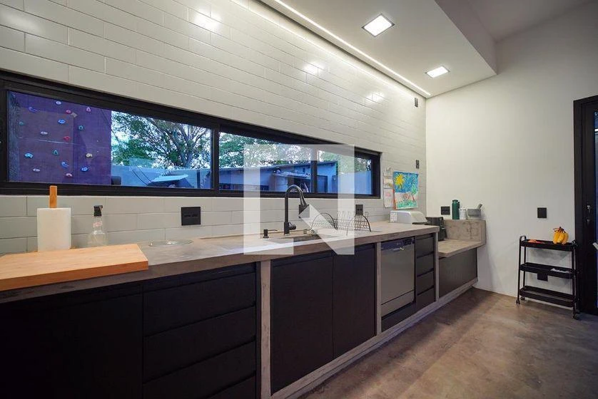 Mountain view in a 5-bedroom house, 330 m² — photo 46