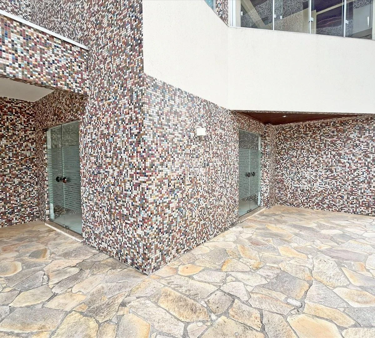2-bedroom apartment with balcony, en-suite and 1 parking — photo 12