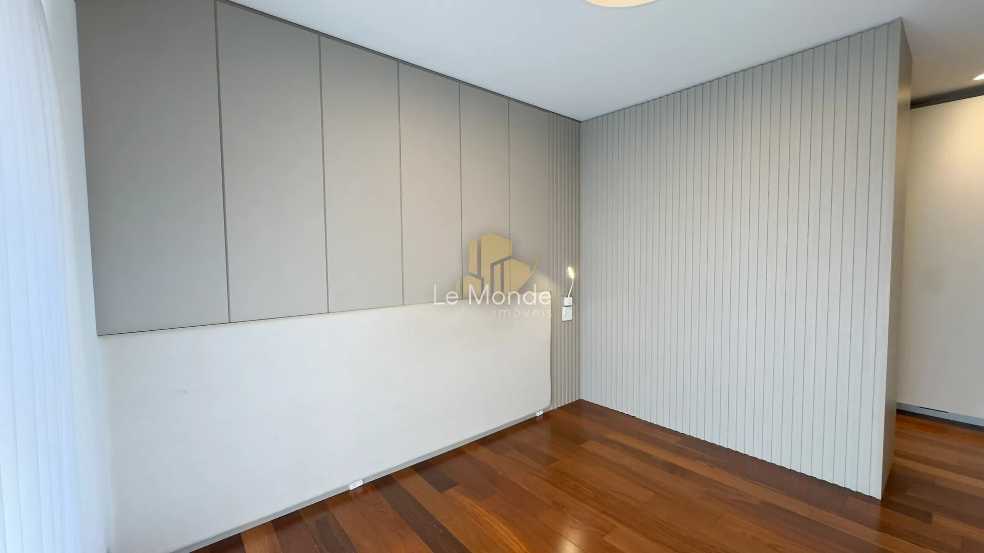 Duplex apartment with 3 bedrooms and 156 m² — photo 36