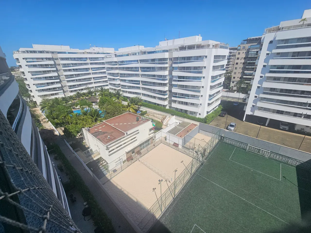 Apartamento com 5 quartos e 5 banheiros em 215 m² — photo 35