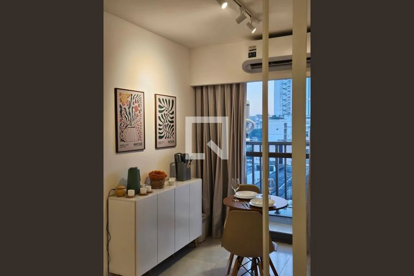 Studio mobiliado de 30 m² com 1 quarto e 1 banheiro — photo 3