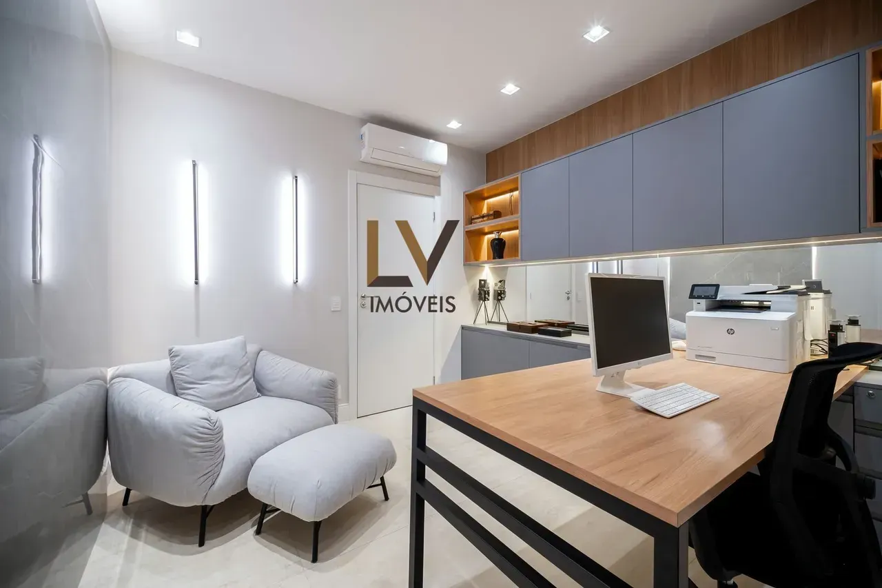 Furnished 4-bedroom apartment with open-plan kitchen — photo 3