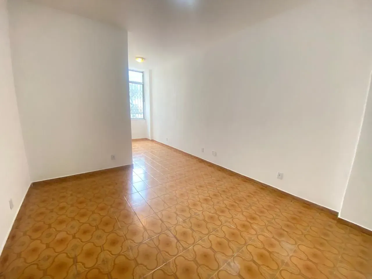 Unfurnished apartment with laundry area and 2 bedrooms — photo 8