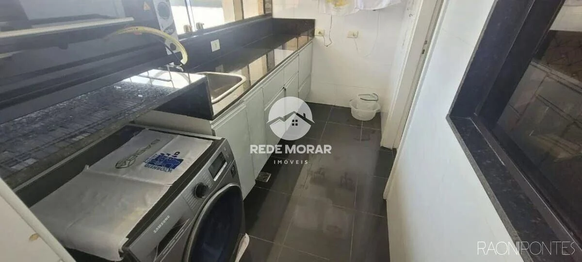 268 m² apartment with a water view and a bathtub — photo 31