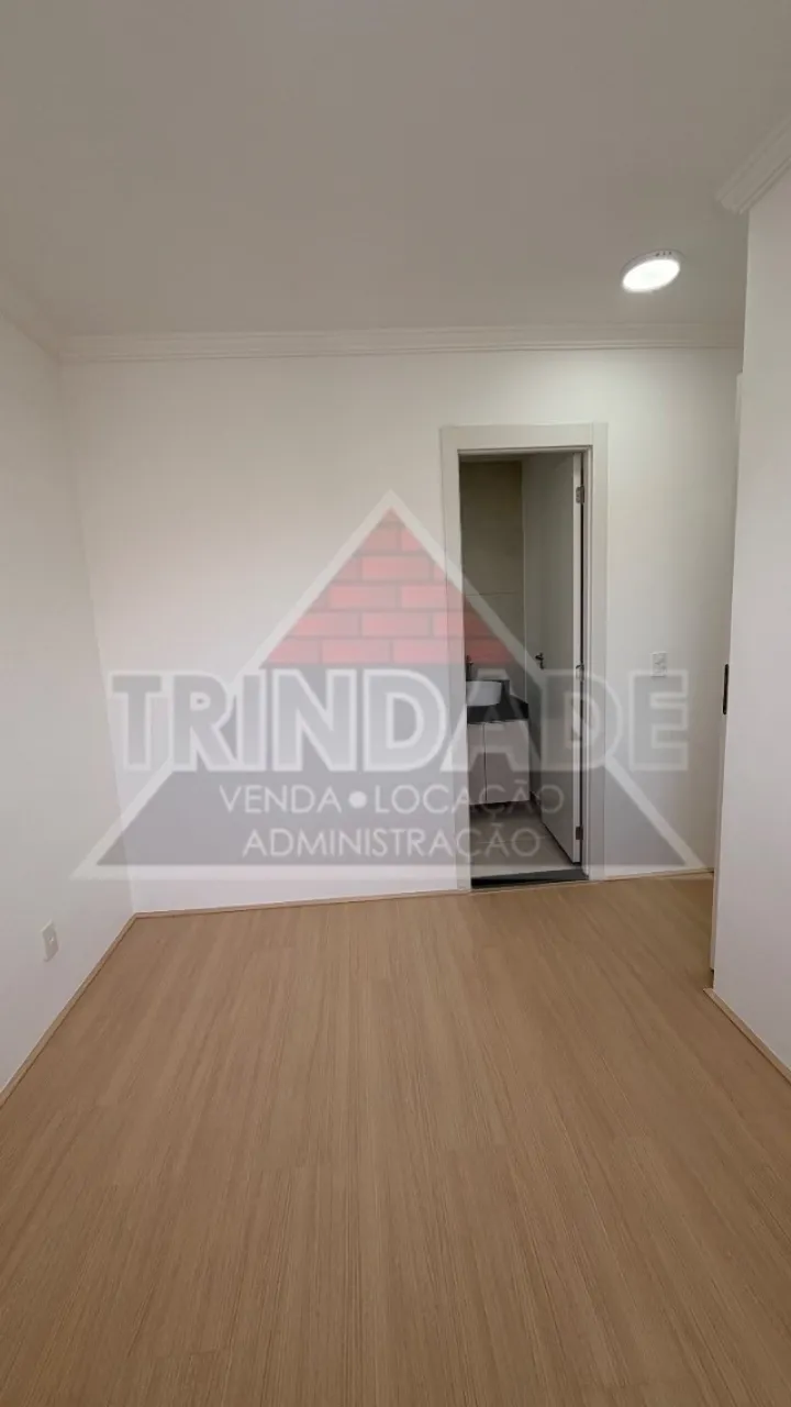 Wood or laminate floors in a 2-bedroom apartment, 53 m² — photo 5