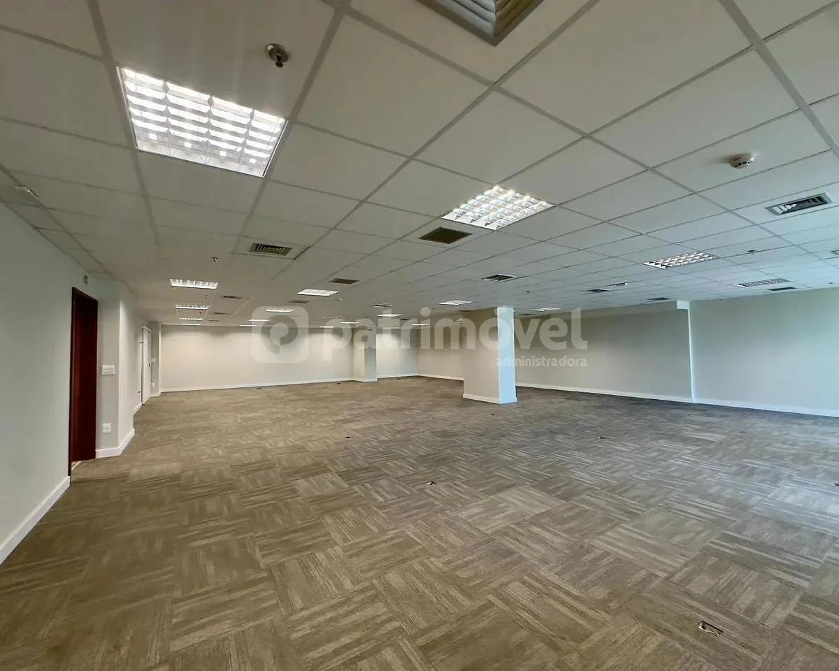 Немеблированная квартира 780 м²: 1 спальня и 6 санузлов — photo 13