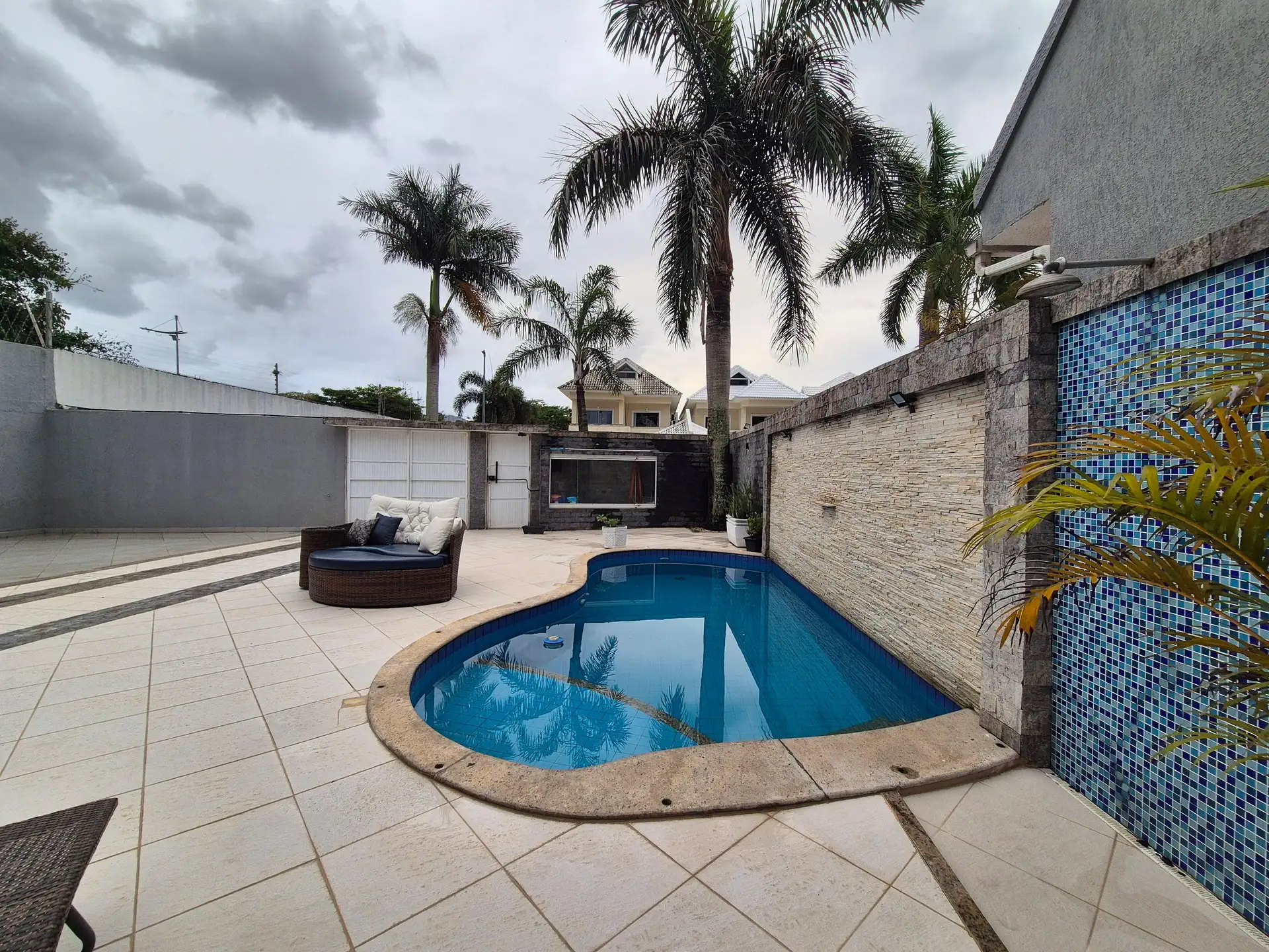 Furnished house, 400 m², with a dishwasher — photo 81