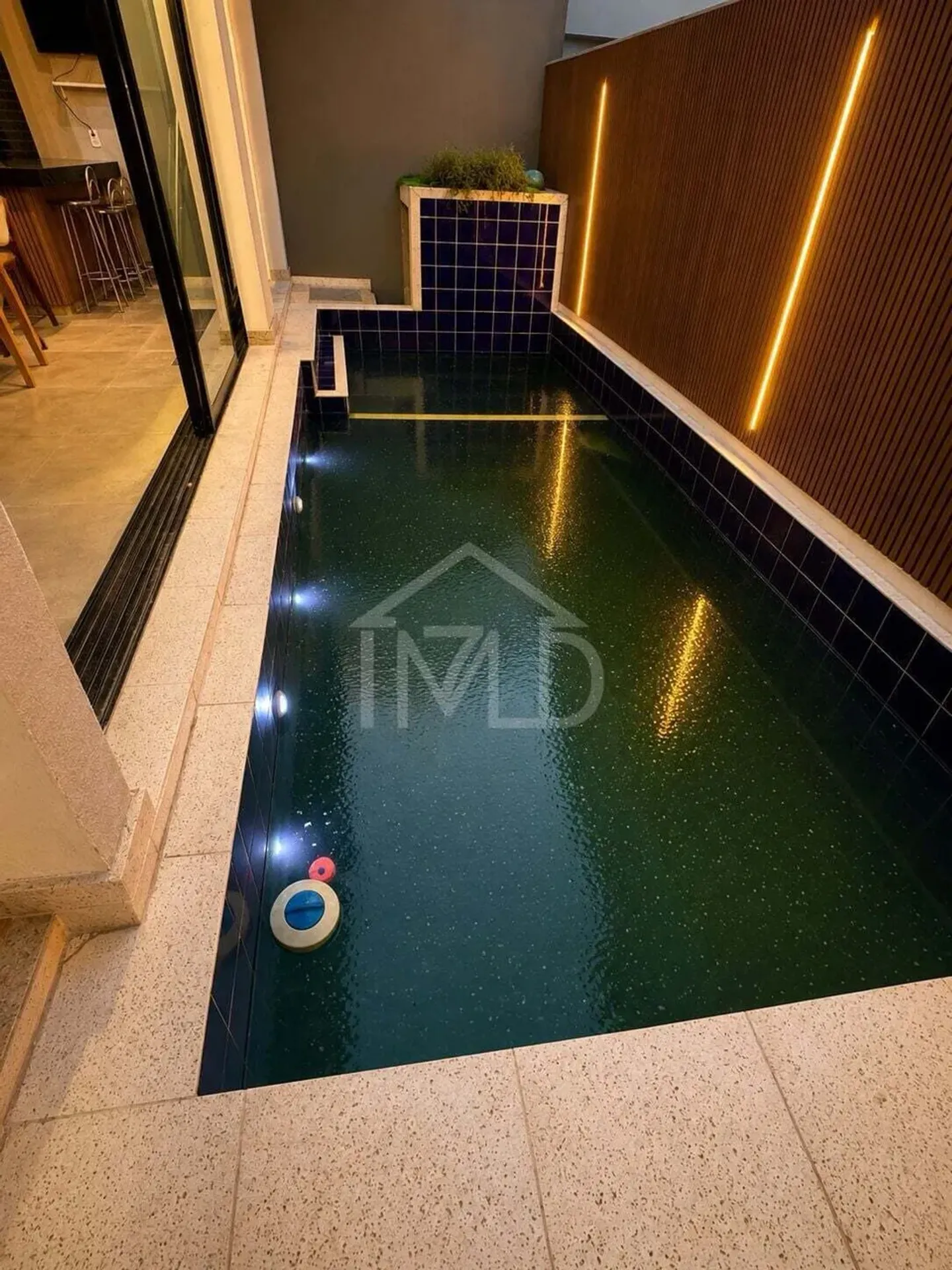 Casa mobiliada com 4 suítes e piscina, 420 m² — photo 29