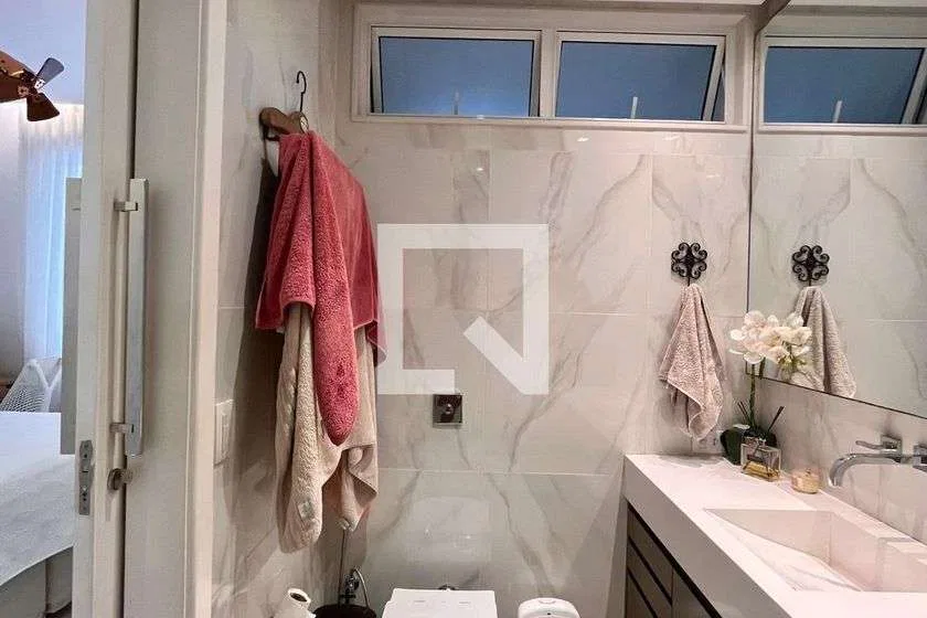 Furnished 3-bedroom apartment with open kitchen — photo 24