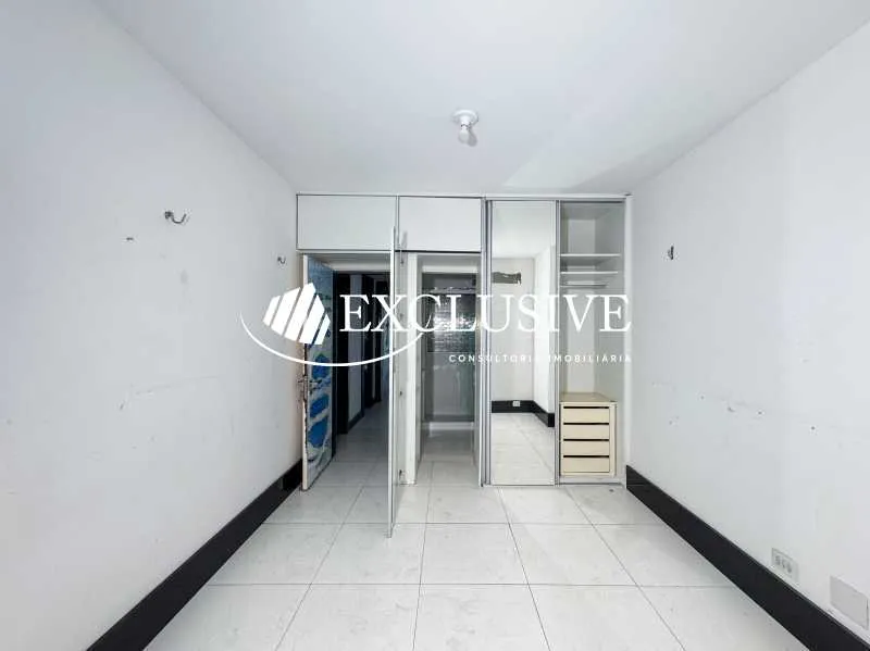 Residential apartment with 4 bedrooms and enclosed balcony — photo 15