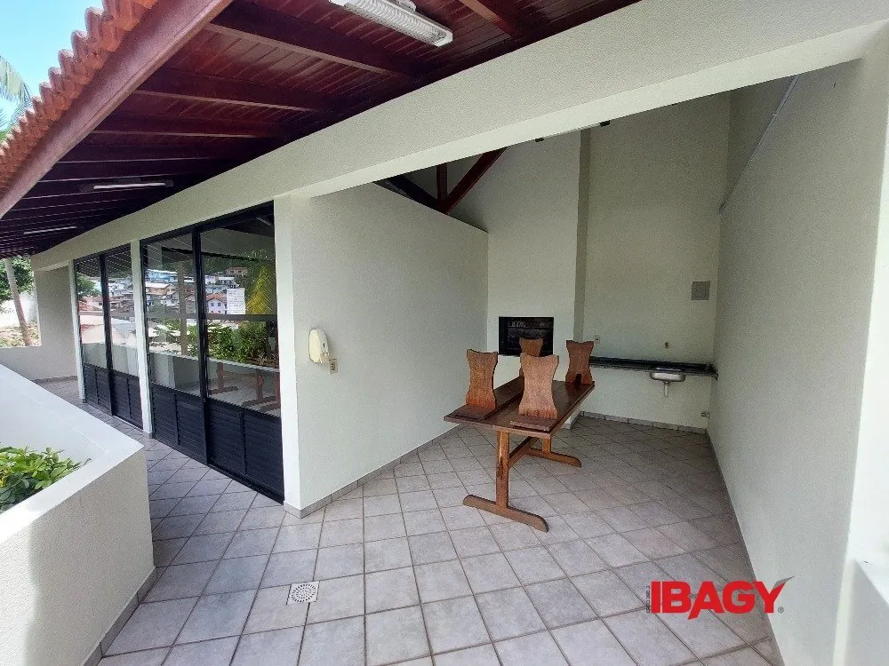 Furnished apartment with 2 bedrooms and 71 m² — photo 7