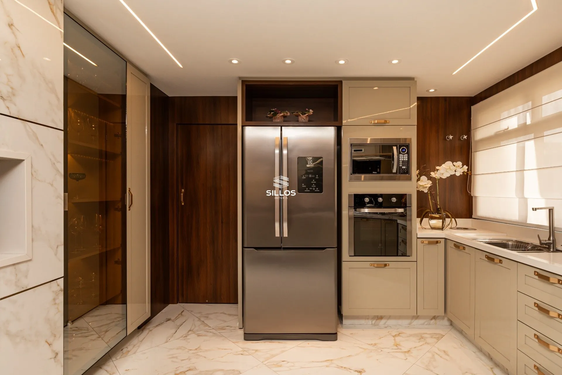 Apartamento para alugar com 262 m², 3 dormitórios e sacada — photo 12