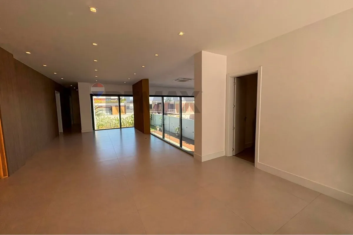 Furnished house with 5 en-suite bedrooms and private BBQ — photo 40