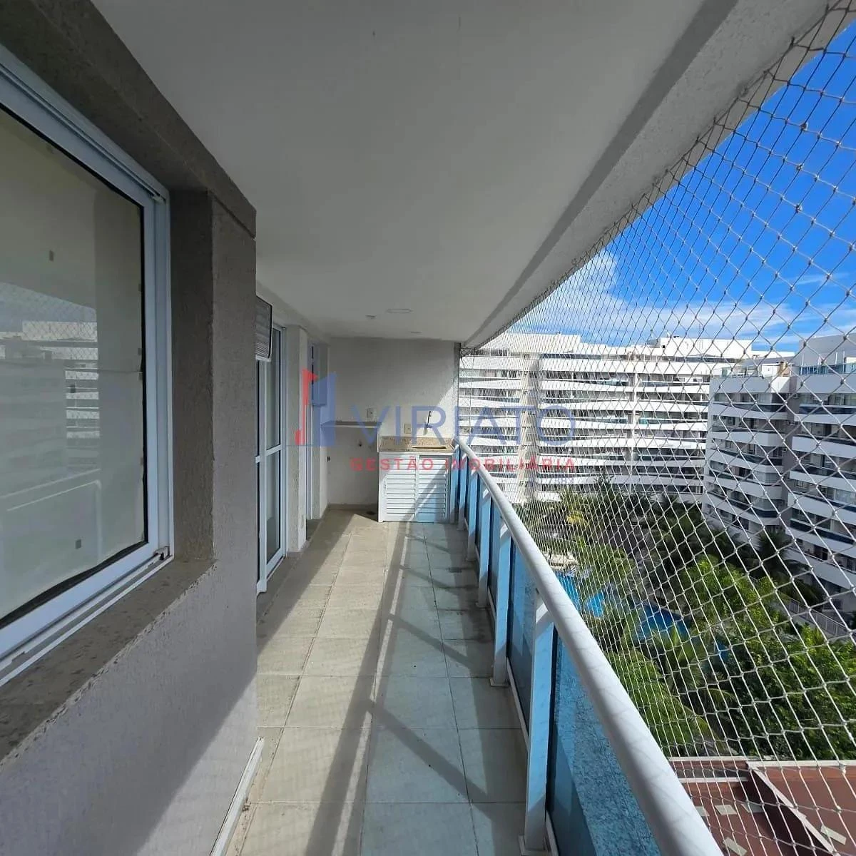 Apartment with 5 bedrooms and 2 bathrooms plus a balcony — photo 37