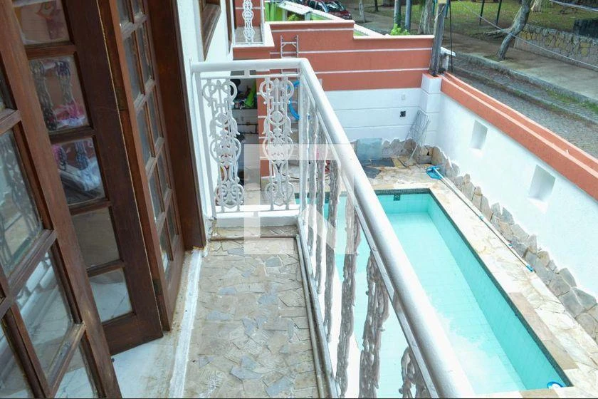 4-bedroom house with a park view — photo 46