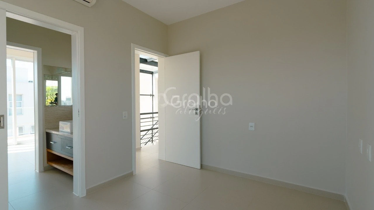 House, 343 m², with a bathtub — photo 20