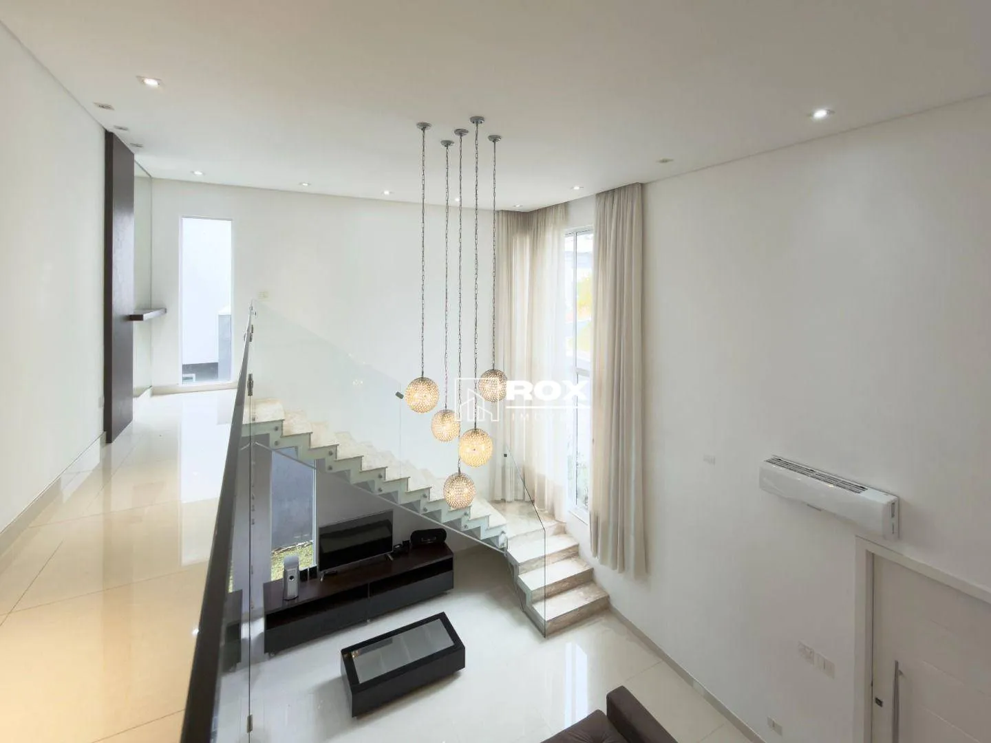 Furnished 322 m² house with 3 bedrooms and private garden — photo 38