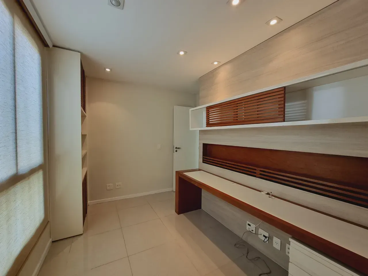Apartment with open-plan kitchen and 4 bedrooms — photo 9