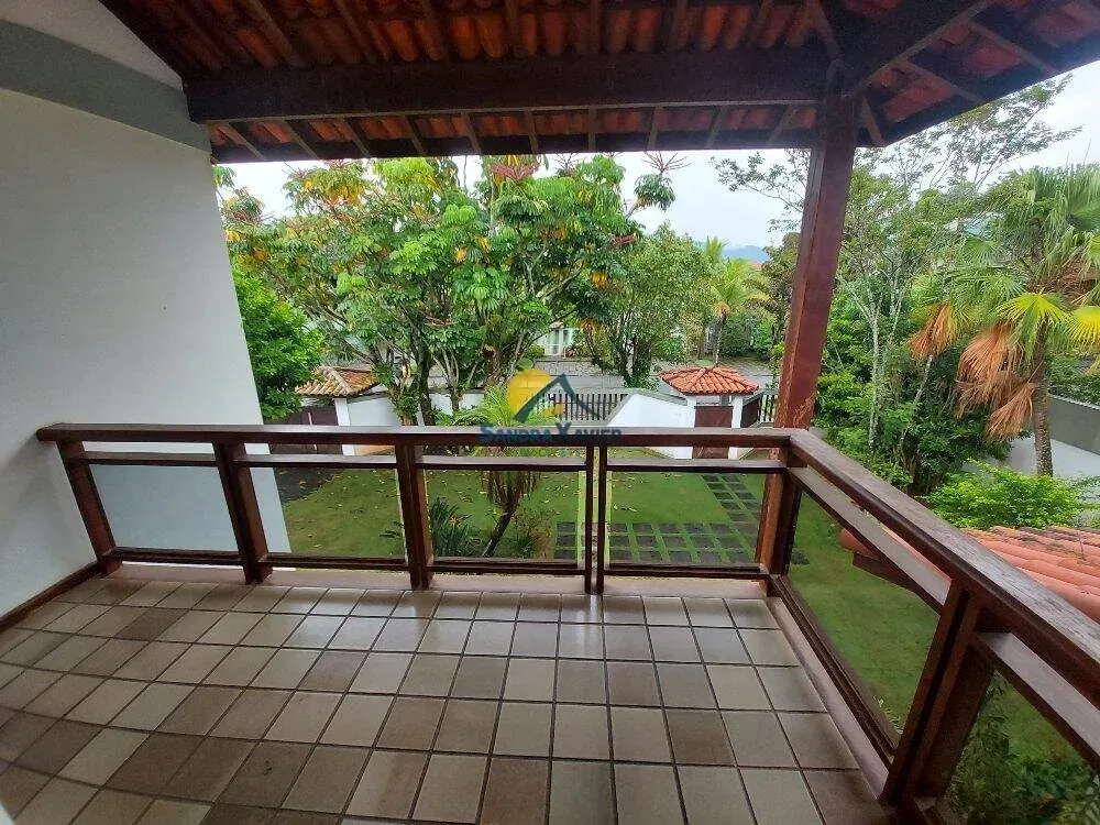 House with 4 bedrooms and 5 bathrooms for rent — photo 26