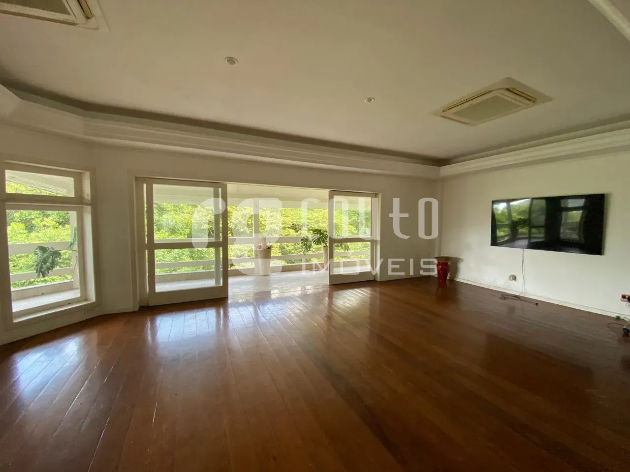 Apartment with 5 bedrooms and a balcony, 4 bathrooms — photo 2