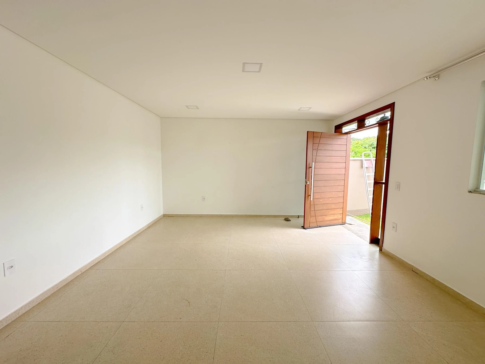 Garden in a 4-bedroom house, 194 m²