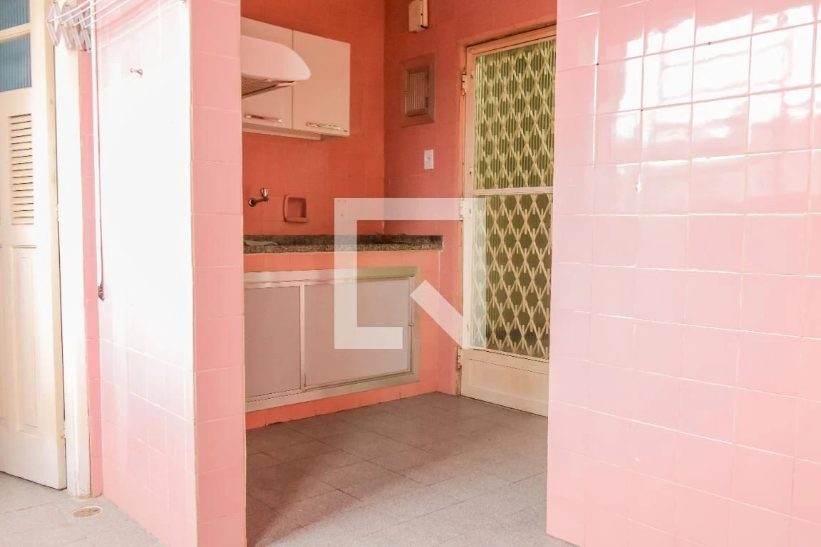 Apartamento de 2 habitaciones con 1 baño y 1 plaza — photo 7