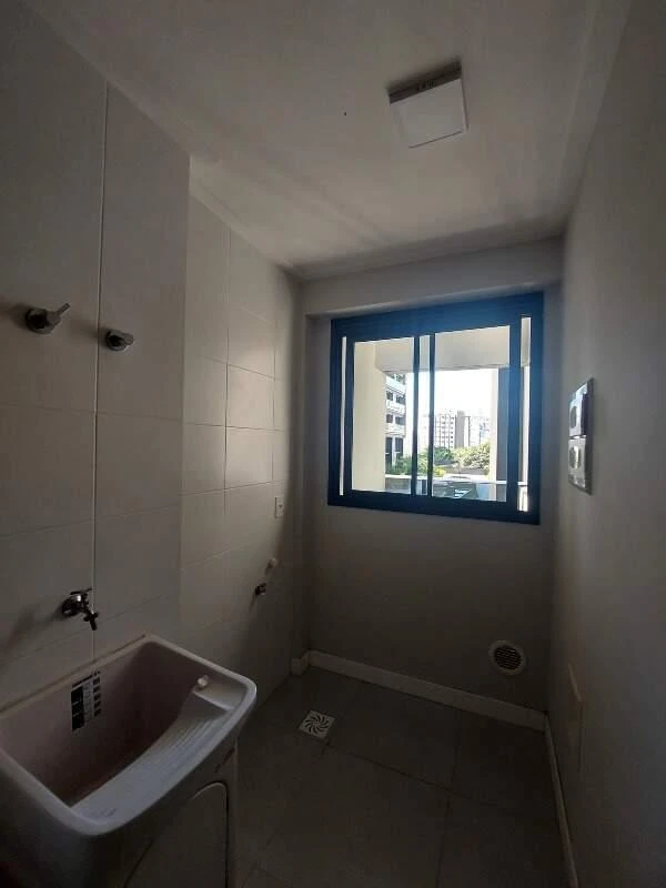 One-bedroom apartment with a grill on the balcony — photo 3