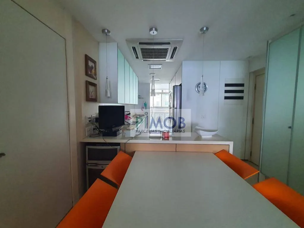 Furnished 260 m² apartment on the 23rd floor with 3 spots — photo 2