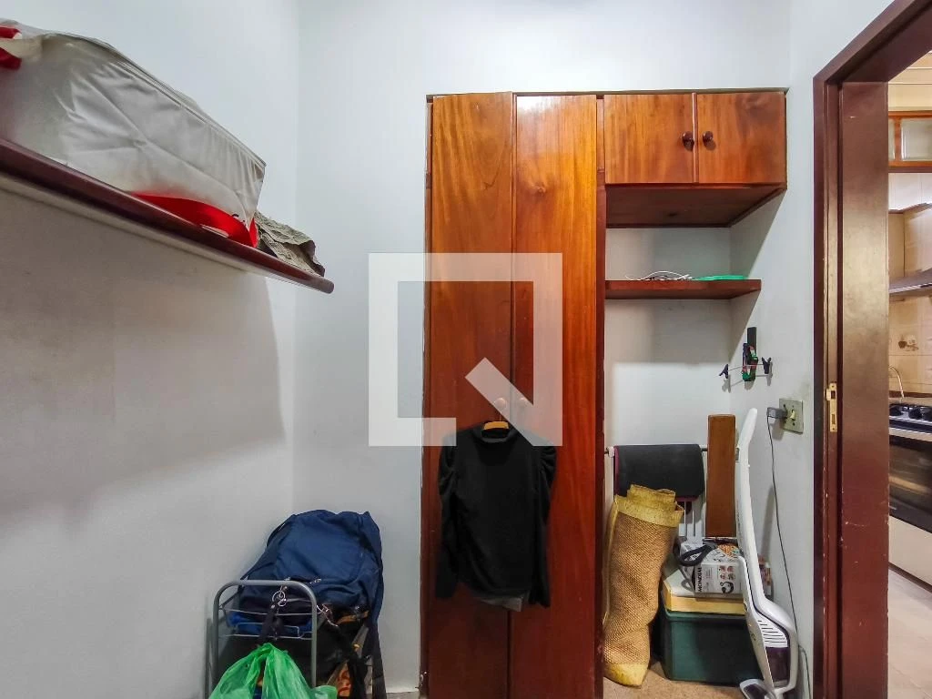Furnished 4-bedroom apartment with balcony — photo 82