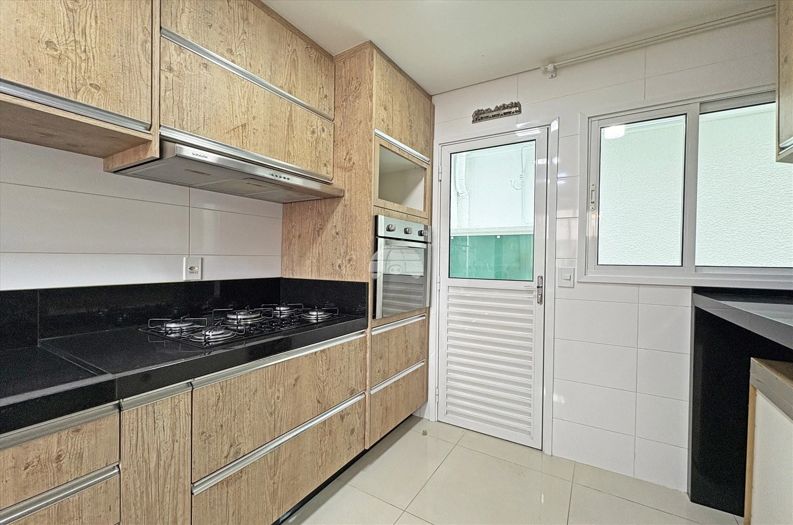 Casa, 172 m², com varanda envidraçada — photo 13