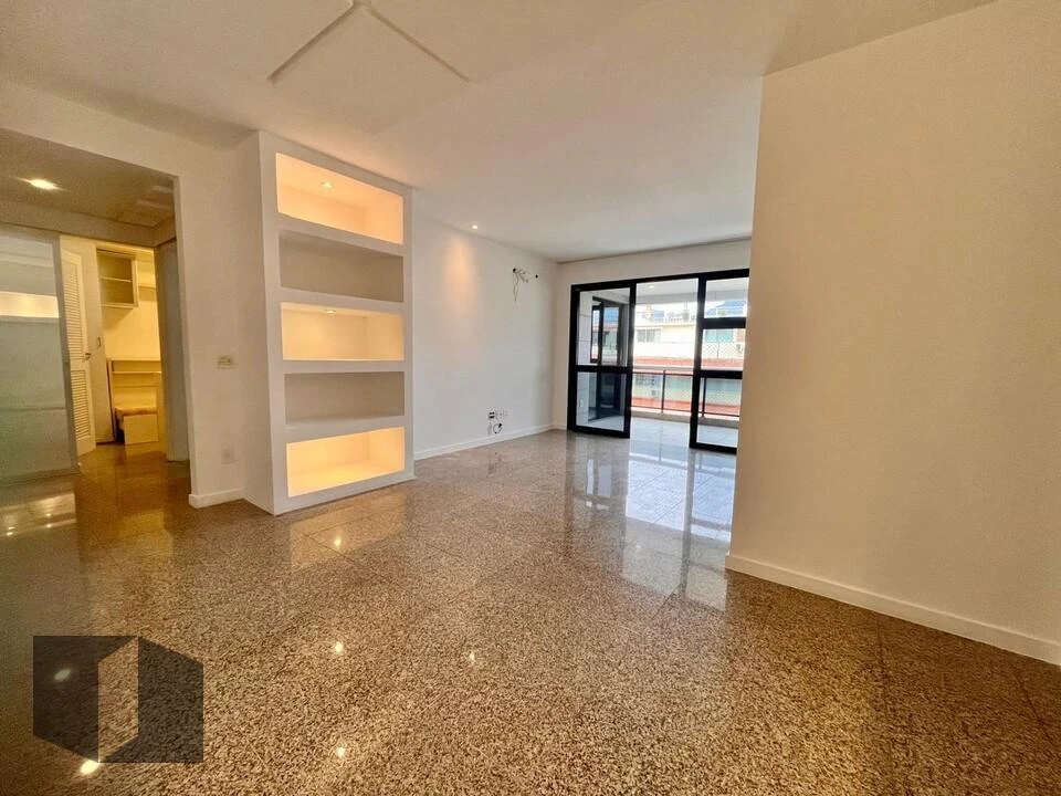 2-bedroom apartment with a home office