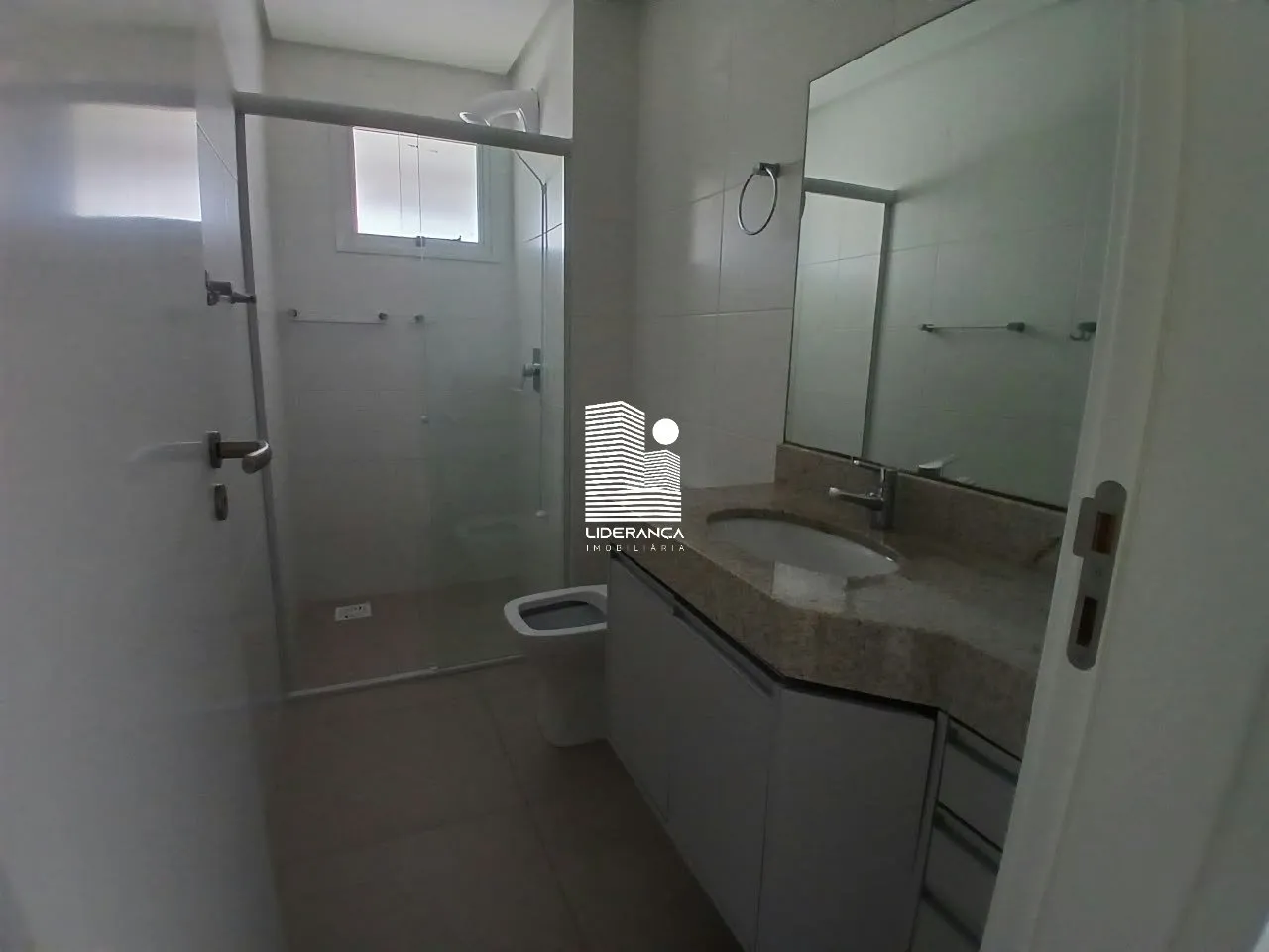 Mountain view in a 2-bedroom apartment, 79 m² — photo 9