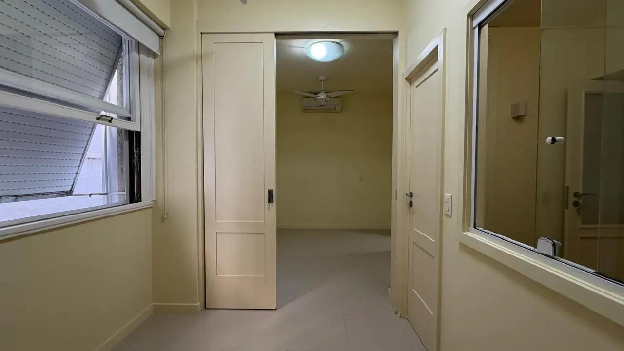 96 m² apartment with a walk-in closet and a home office — photo 21