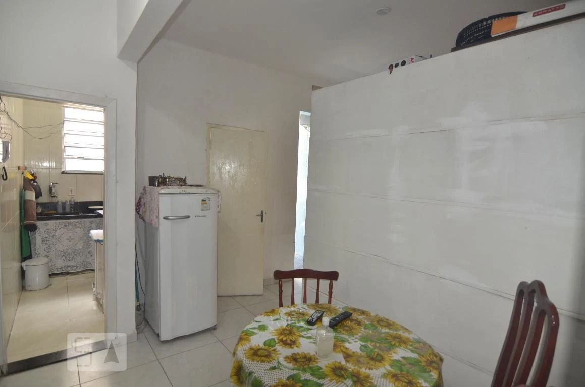 Furnished 1-bedroom apartment with a gas stove kitchen — photo 12