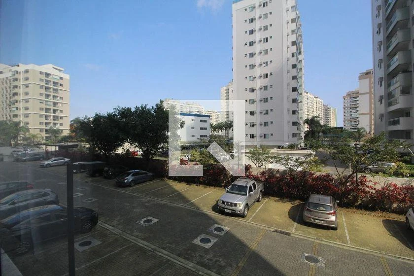 3-bedroom apartment in a building with a gym — photo 3