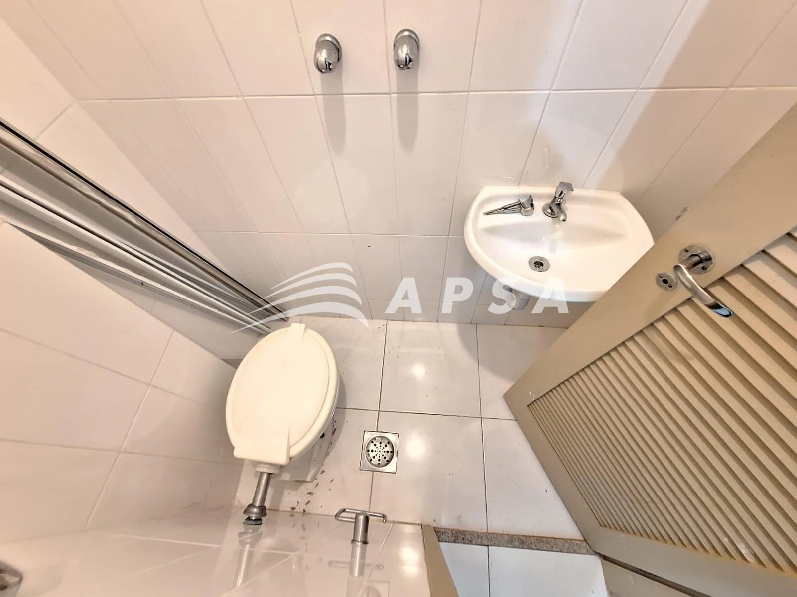 Деревянный пол или ламинат и 2 спальни: квартира 80 м² — photo 24