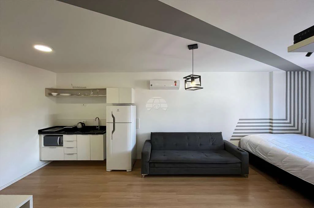Furnished 1-bedroom apartment with air conditioning