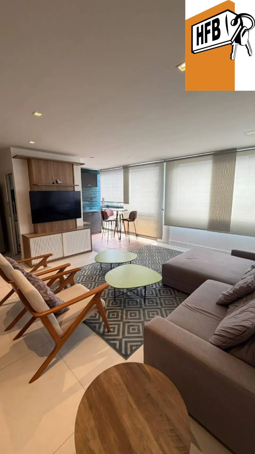 Засклений балкон та 2 спальні: квартира 110 м² — photo 14