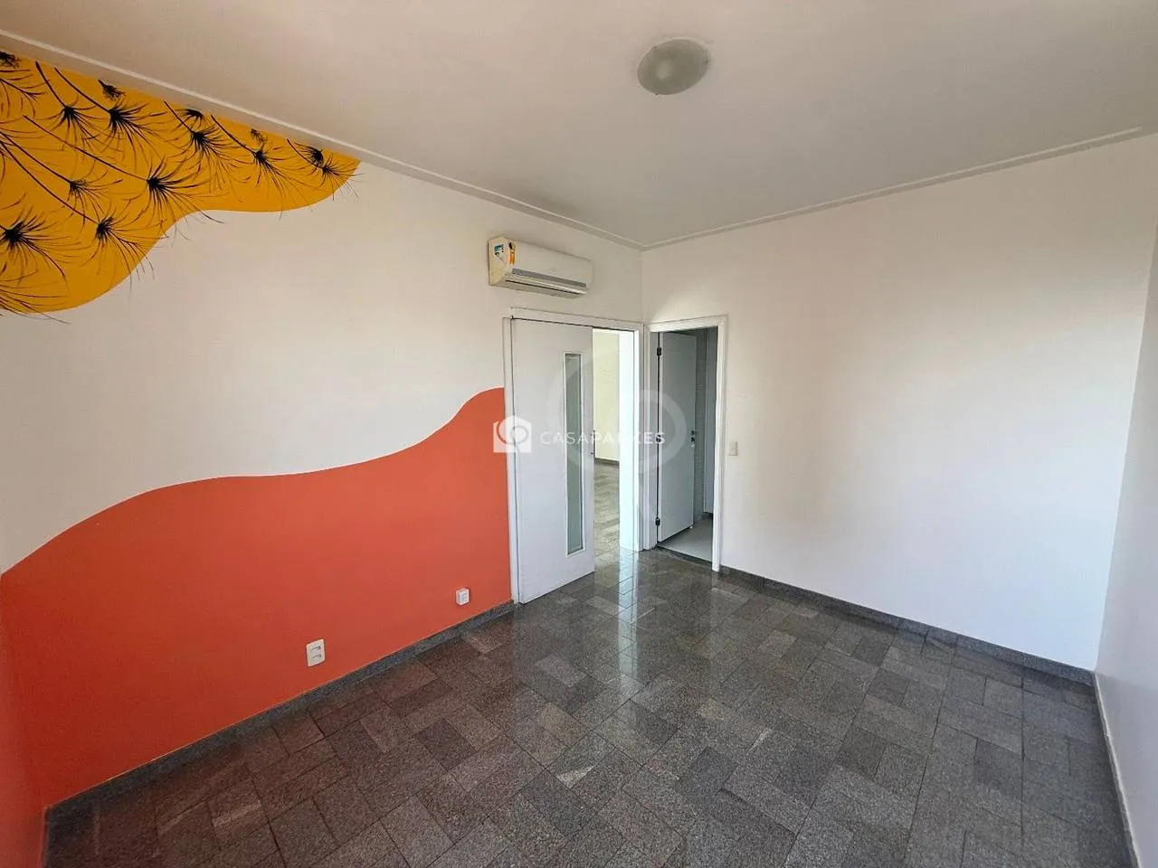 1-bedroom apartment with 2 bathrooms and balcony — photo 8