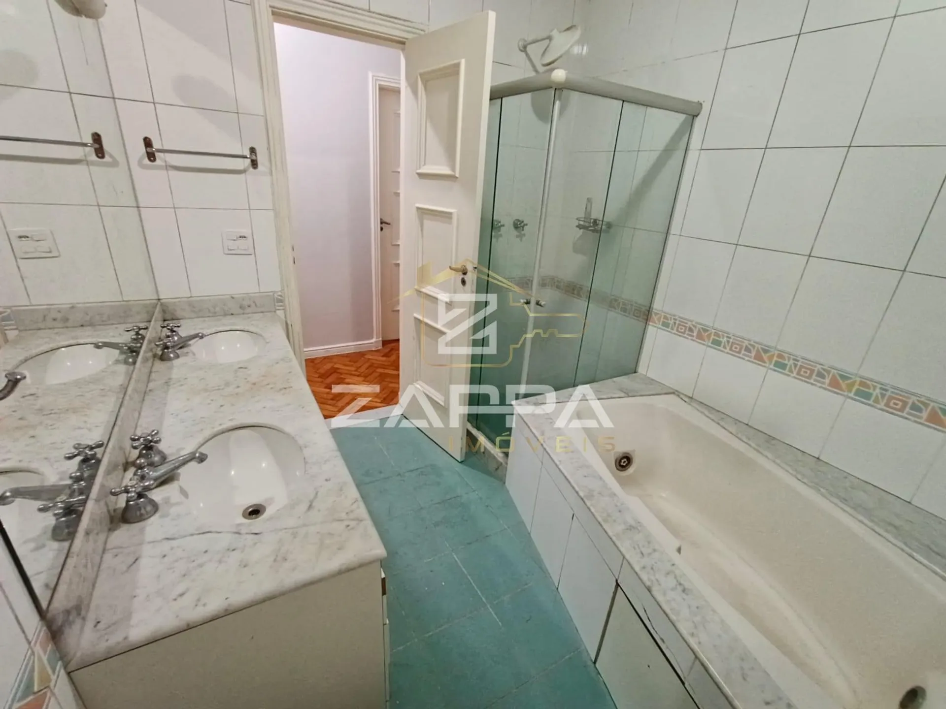3-bedroom apartment with a bathtub in Rio de Janeiro — photo 15