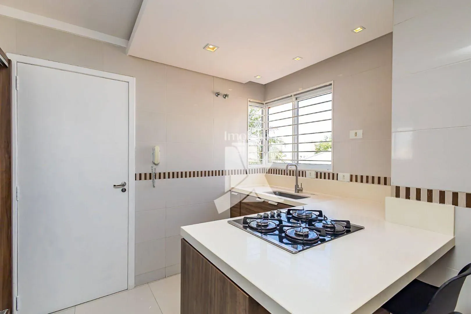 3-bedroom house with a home office — photo 4