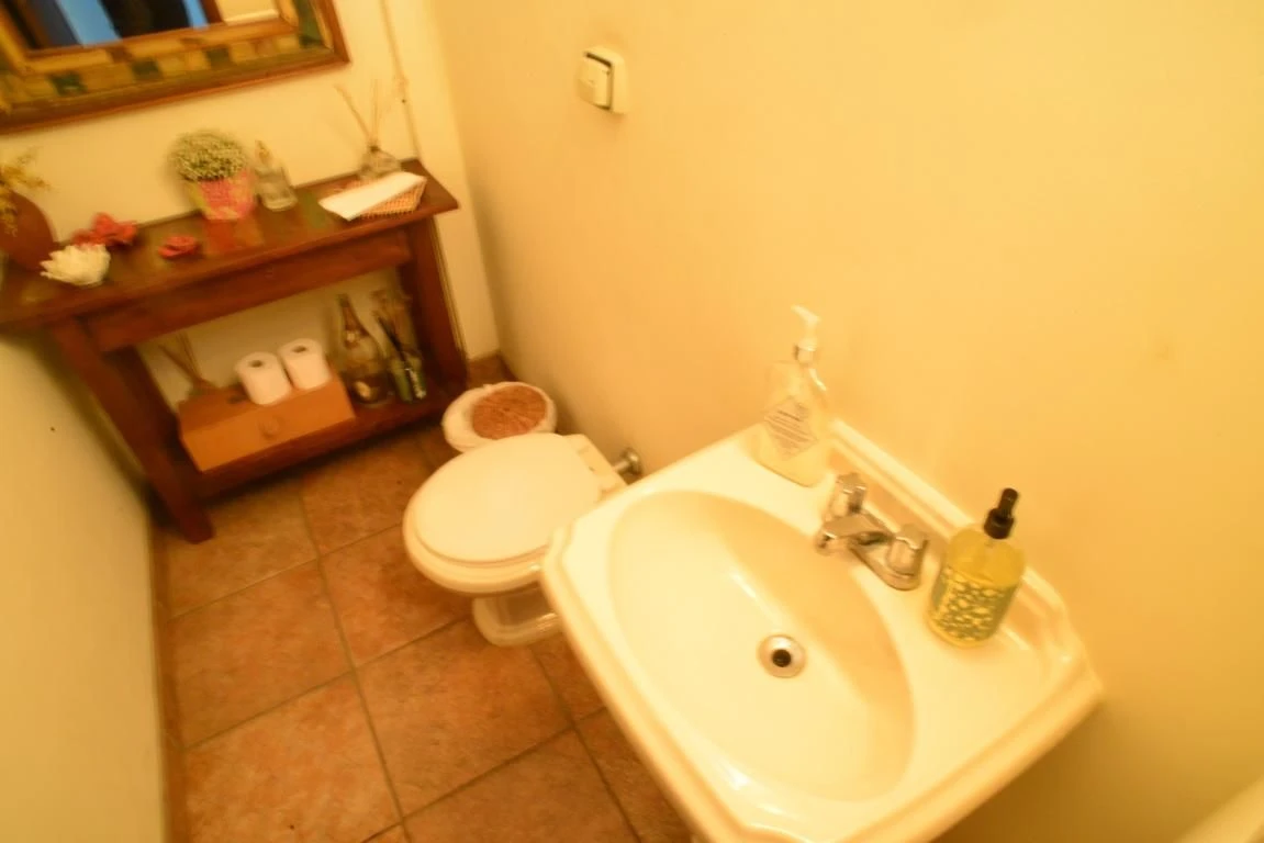 Casa mobiliada com 6 quartos e 5 suítes, com jardim — photo 54
