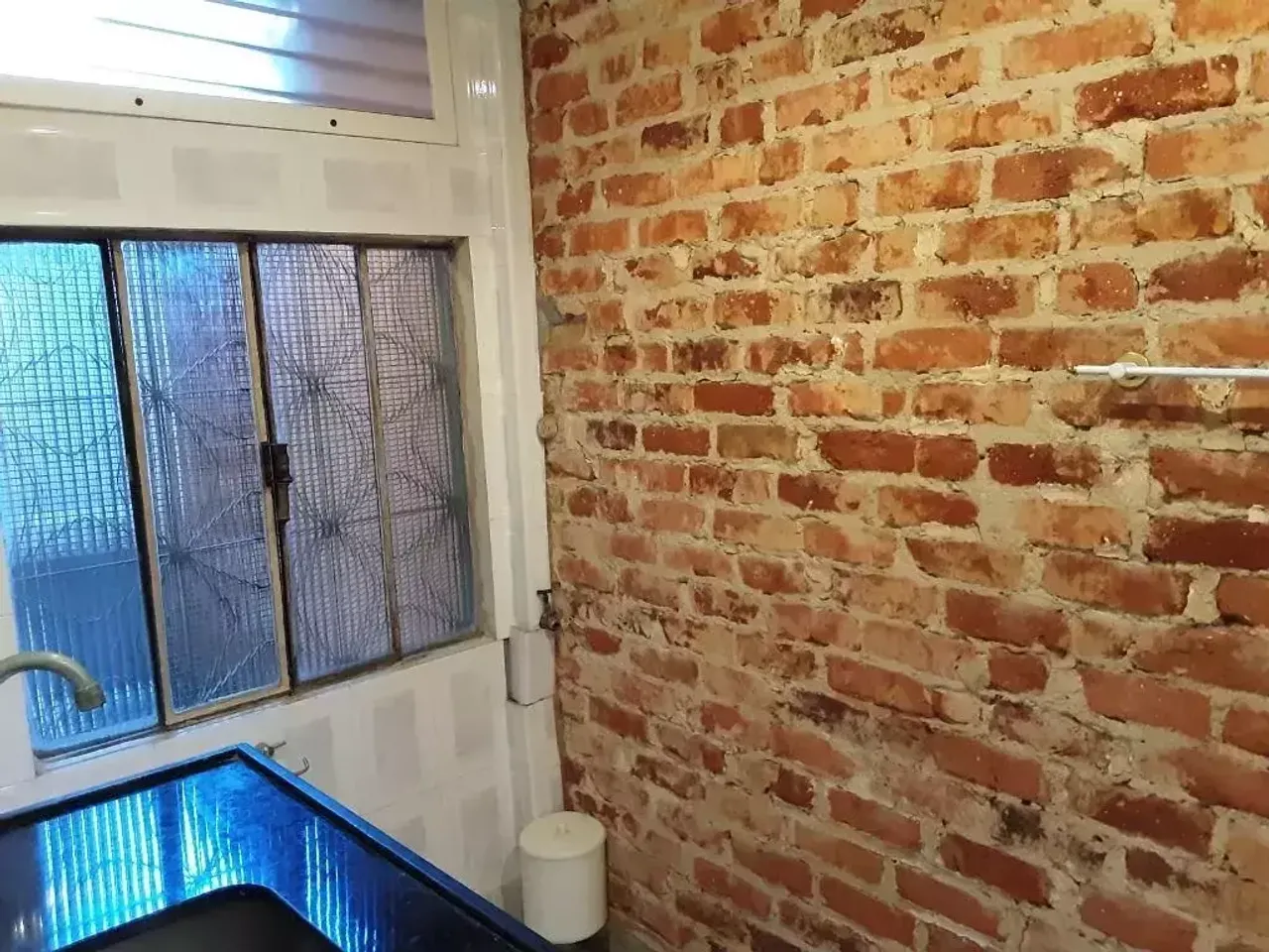 Casa comercial com 1 quarto e 1 banheiro