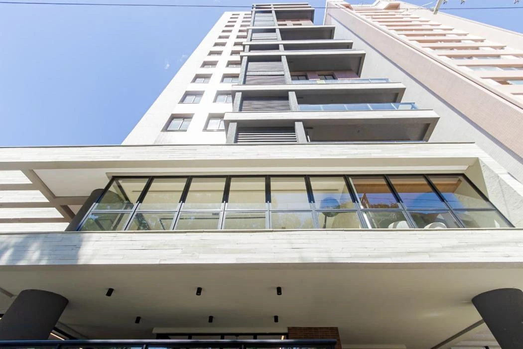 Apartamento mobiliado, 27 m², com janelas do piso ao teto — photo 47
